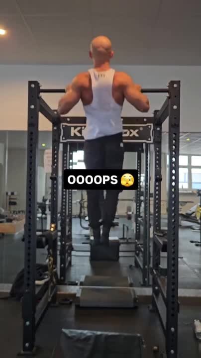 Calisthenics Routine Almost Brings Down Gym Setup