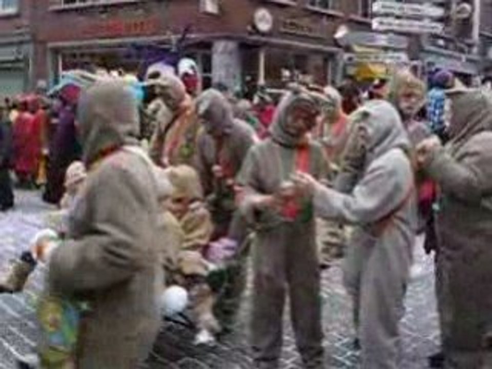 Carnaval 08 - les lapins défilent !