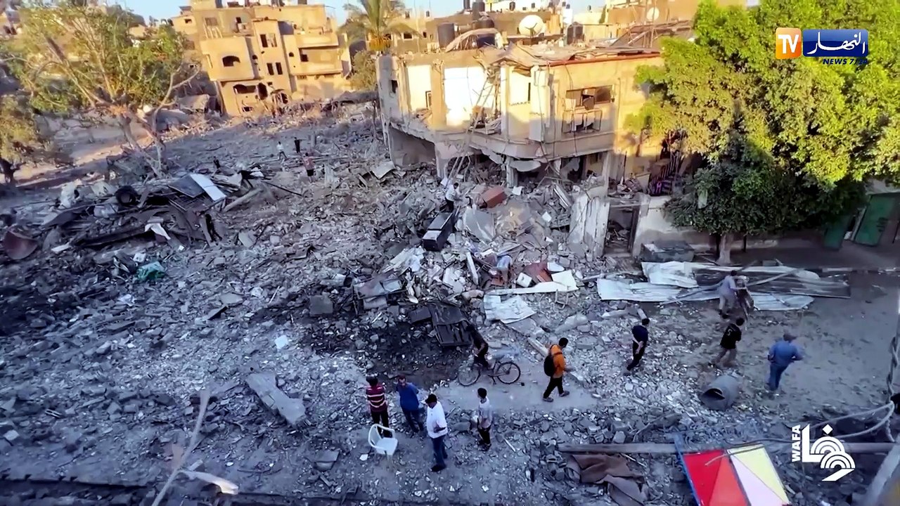 فلسطين / القصف يحصد الأرواح ... النازحون في مخيم اليرموك يصارعون ما تبقى من الحياة