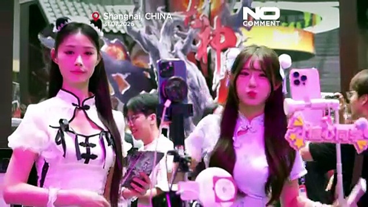 ChinaJoy oyun fuarında cosplayer'lar kostümleriyle sahne aldı