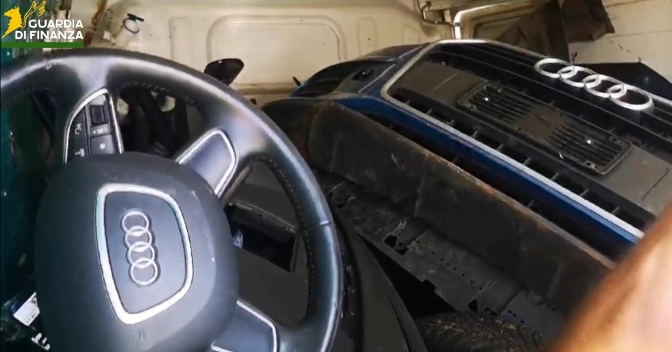 Furti di auto, sgominata banda specializzata: 10 arresti (31.07.26)