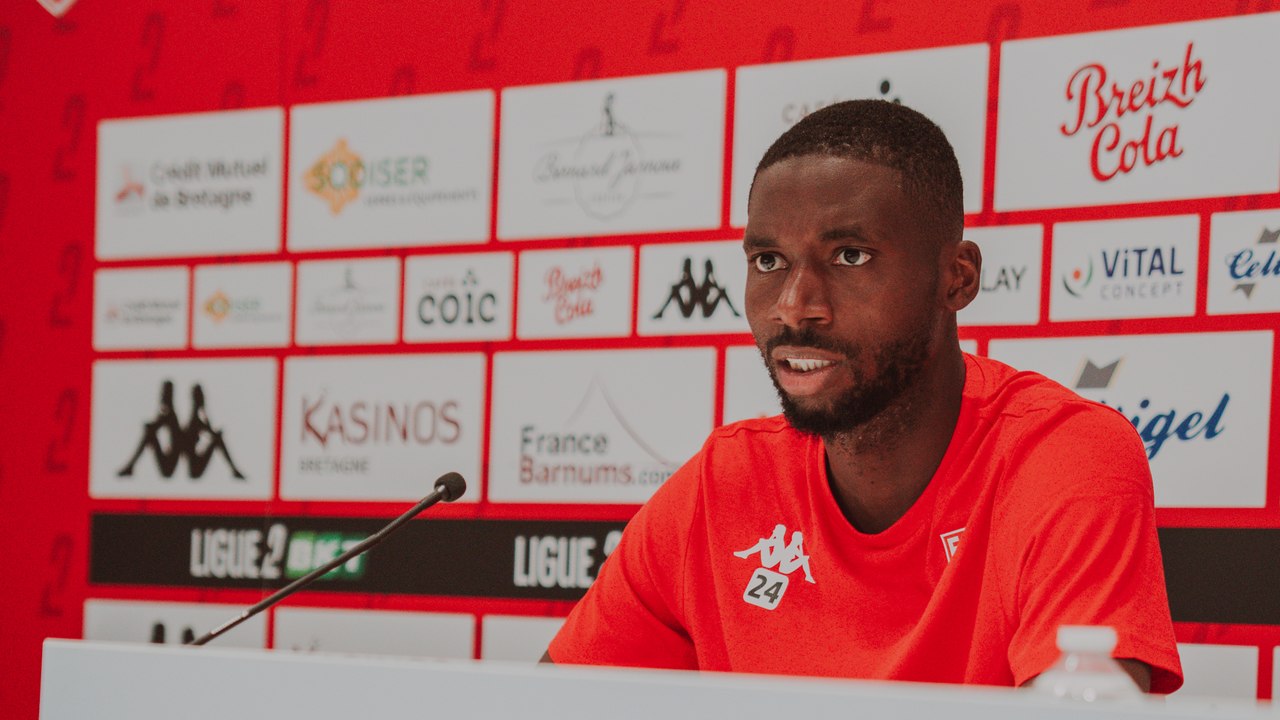 La présentation officielle de Jeovanni Dianganga