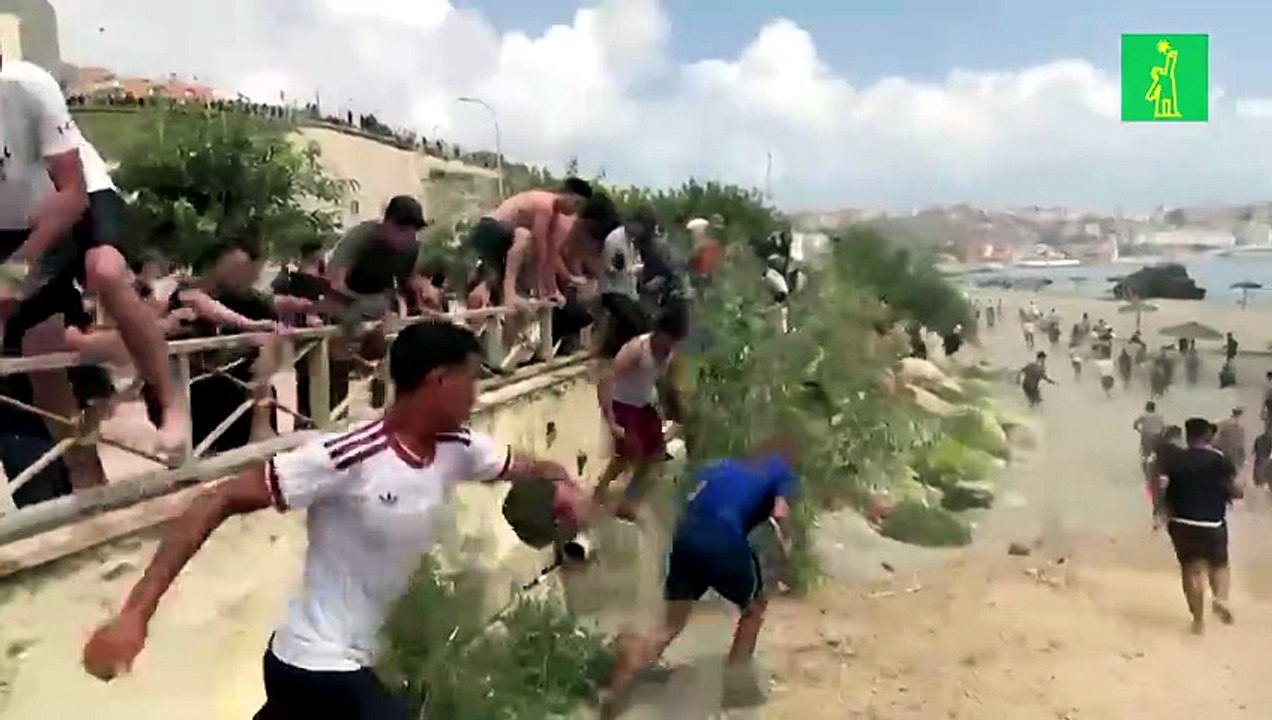 España envía al ejército a enclave de Ceuta por la entrada masiva de migrantes desde Marruecos