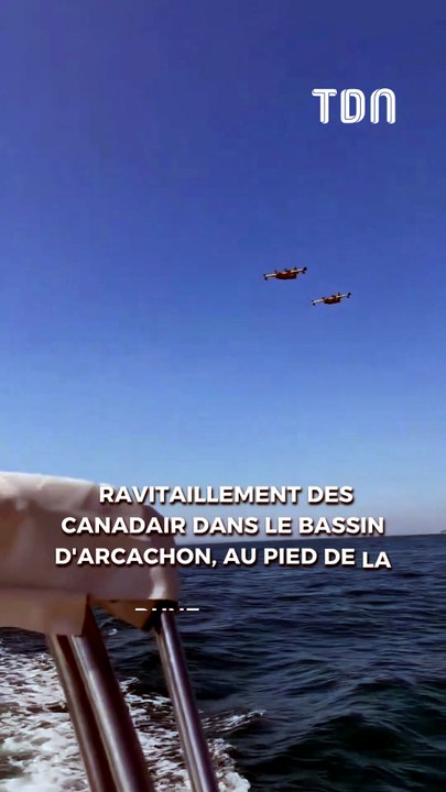 Ravitaillement des Canadair dans le bassin d'Arcachon, au pied de la dune du Pilat