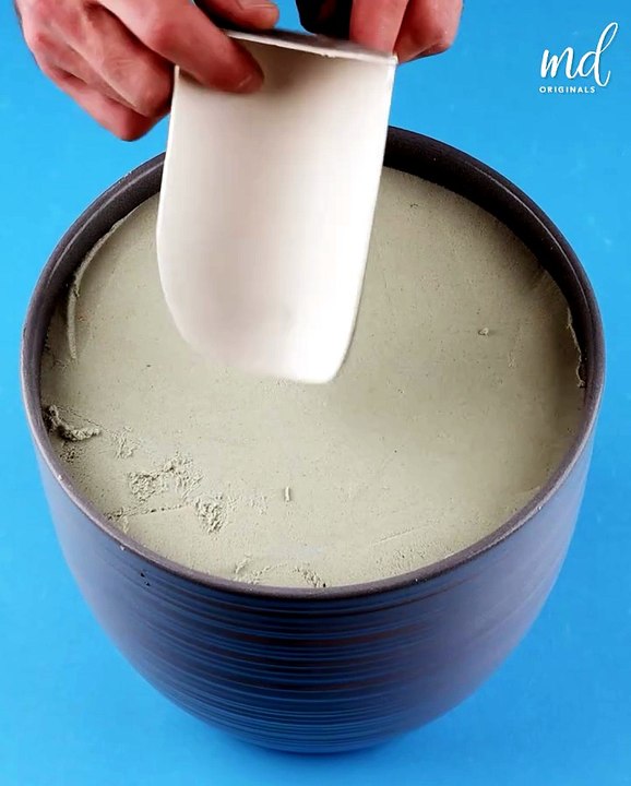 Experimenting with aluminum liquid 🧪🧑‍🔬