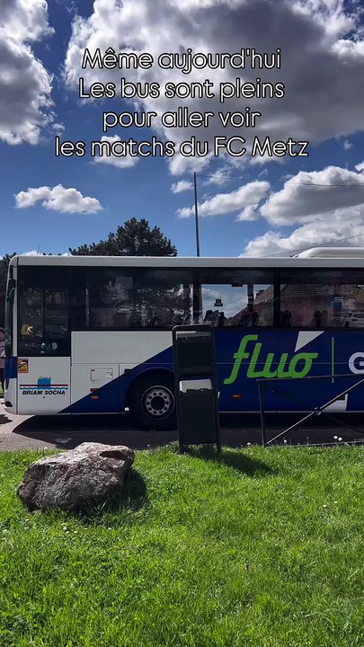 19 04 2026 Même aujourd'hui les bus sont pleins pour aller voir les matchs de Metz. FC Metz - P.mp4