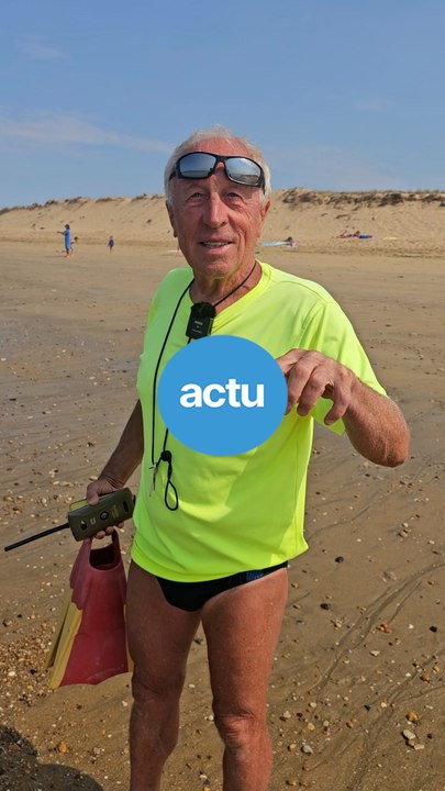 À 70 ans, James est le plus heureux des maîtres-nageurs