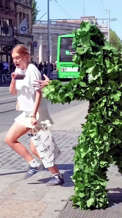 Strange prank video disguised as flowers and le...