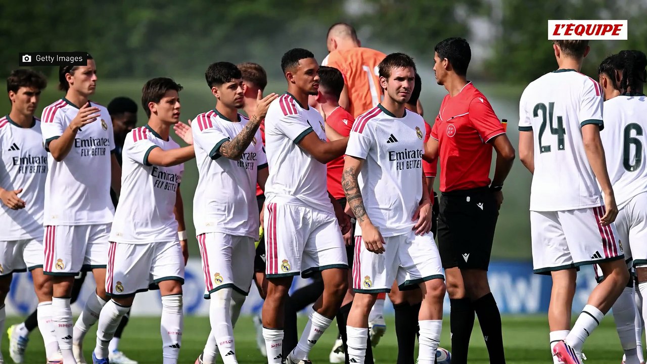 Quand un magasin de Vire, dans le Calvados, dévoile le nouveau maillot third du Real Madrid pour la saison prochaine - Foot - Real Madrid