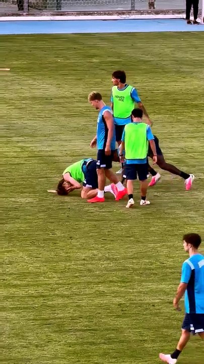 Ansia per McTominay, frana a terra dopo un colpo al naso di Folorunsho VIDEO