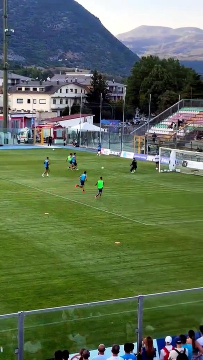 Lucca va in gol nella partitella in famiglia a Castel di Sangro VIDEO