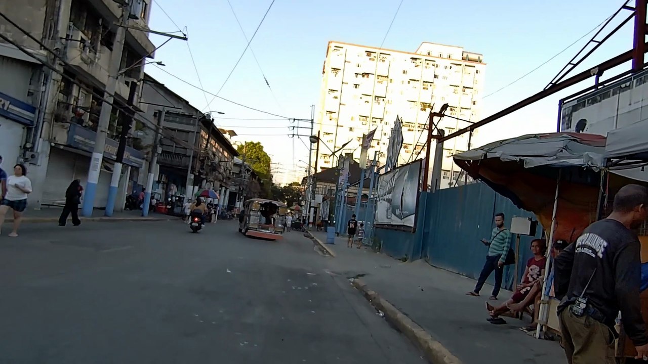 Malinis na Hidalgo - Hidalgo Street in Manila City in the Philippines