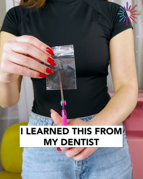 Easy toothbrush travel tip that works 🧳💡