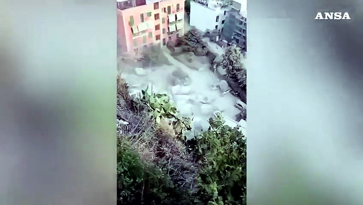 Terremoto a Napoli, la scossa ai Campi Flegrei di magnitudo 4.7
