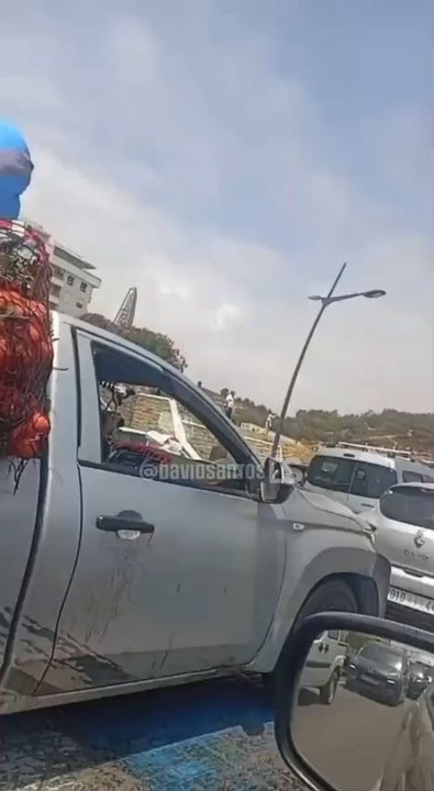 Una mujer afirma desde el lado de la frontera de Marruecos que la invasión estaba preparada "hay autocares"en la frontera de Melilla