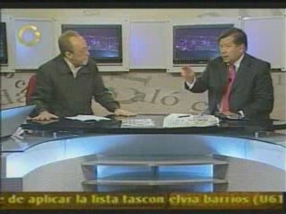 Debilitamiento pol intern de Chavez_NEW