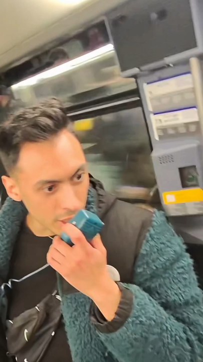 Fausse annonces dans le métro