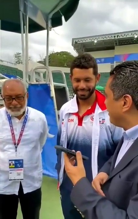 Luis Abinader, felicita Nick Hardt, vía telefónica
