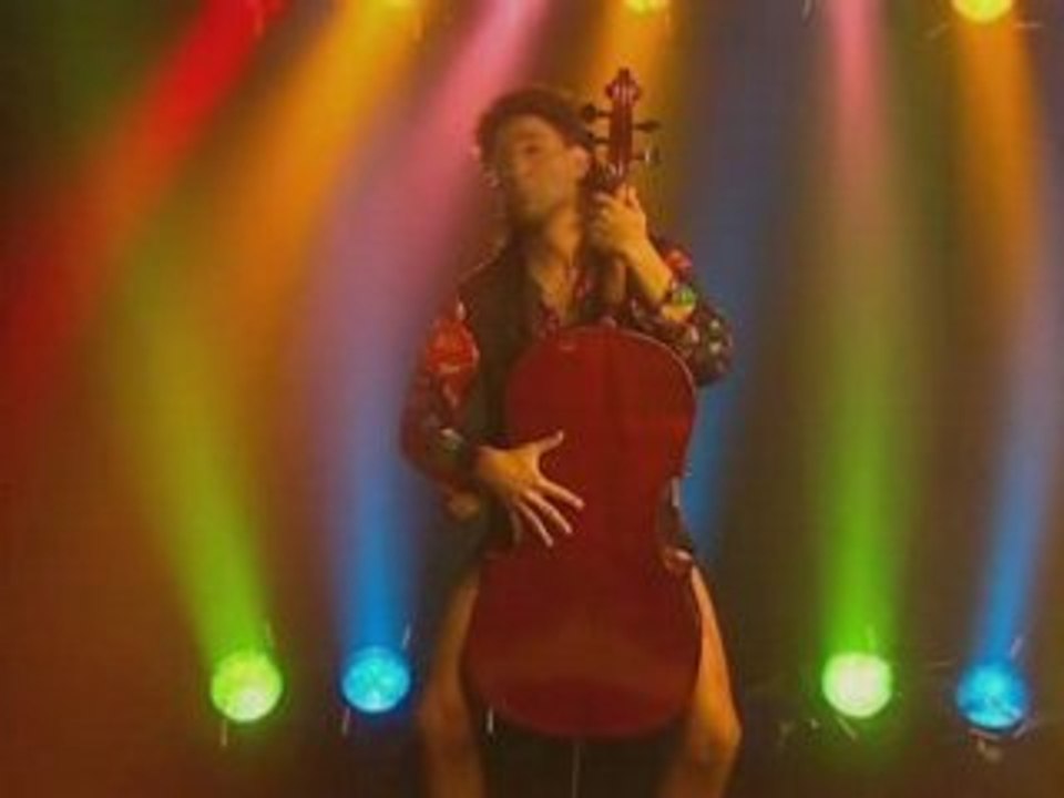 Manitas de la bitas au violoncelle