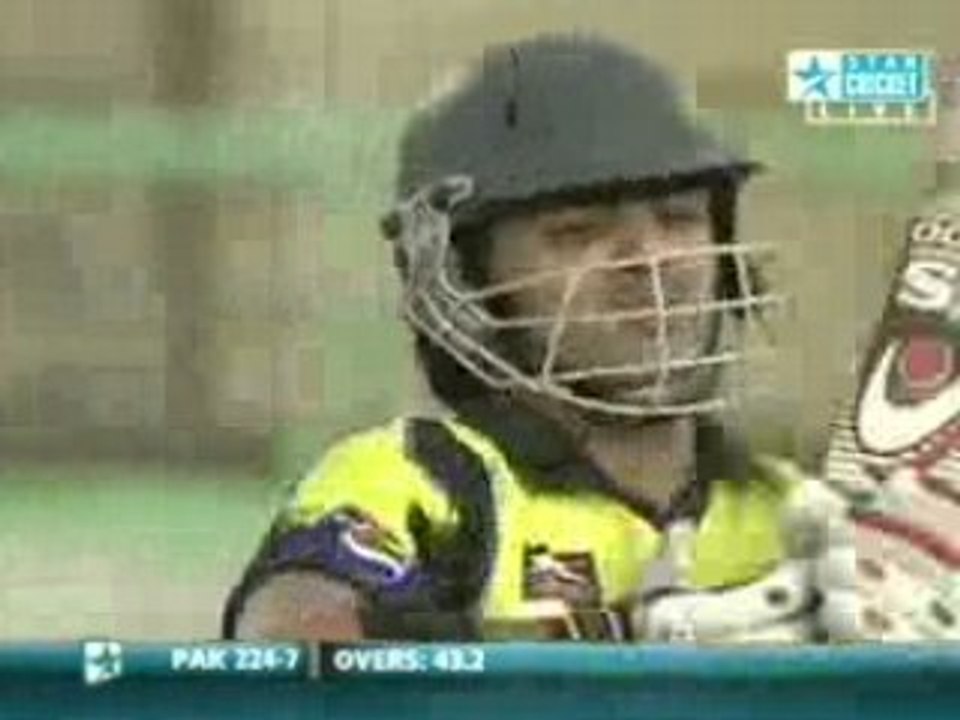 Hong Kong vs Pakistan | Nadeem, Muneer | Over 42 to 45