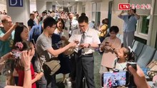 張國煒執飛布拉格首航人氣爆棚 旅客喊「K董」搶簽名合照