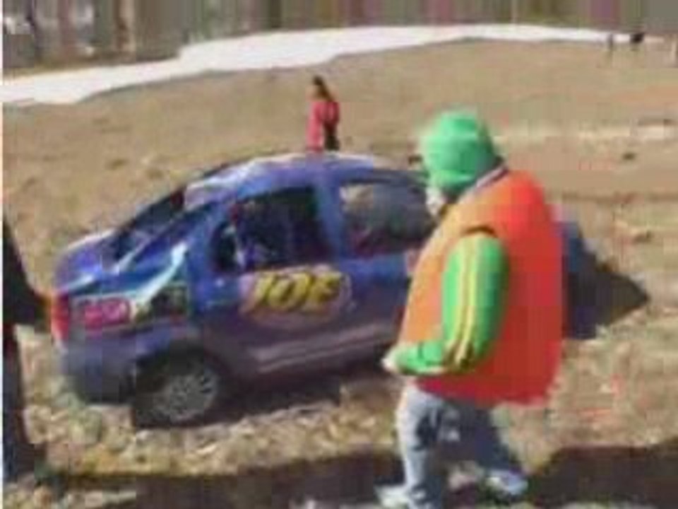 CRASH DU LOGAN  DANS UN RALLY