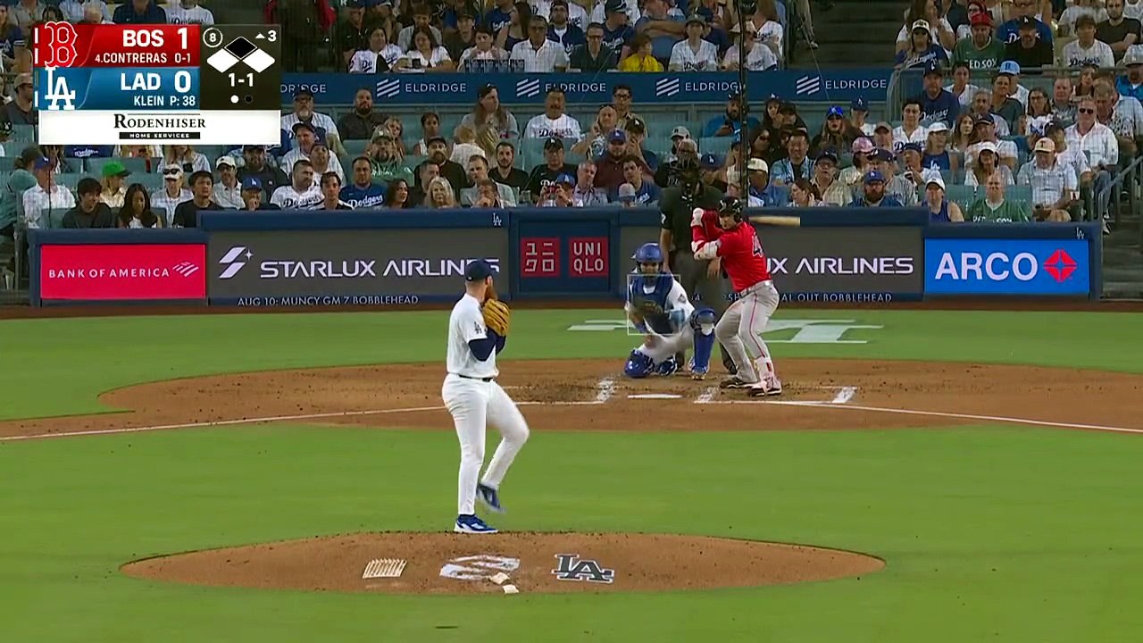 Pelotazo en la cabeza a Willson Contreras