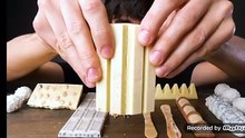EATING MUKBANG WHTIE KITKAT LION BLACK WHTIE MCBANG ASMR #asmr #shorts