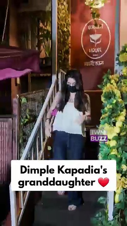 Dimple Kapadia's granddaughter Naomika Saran makes a rare appearance in Bandra