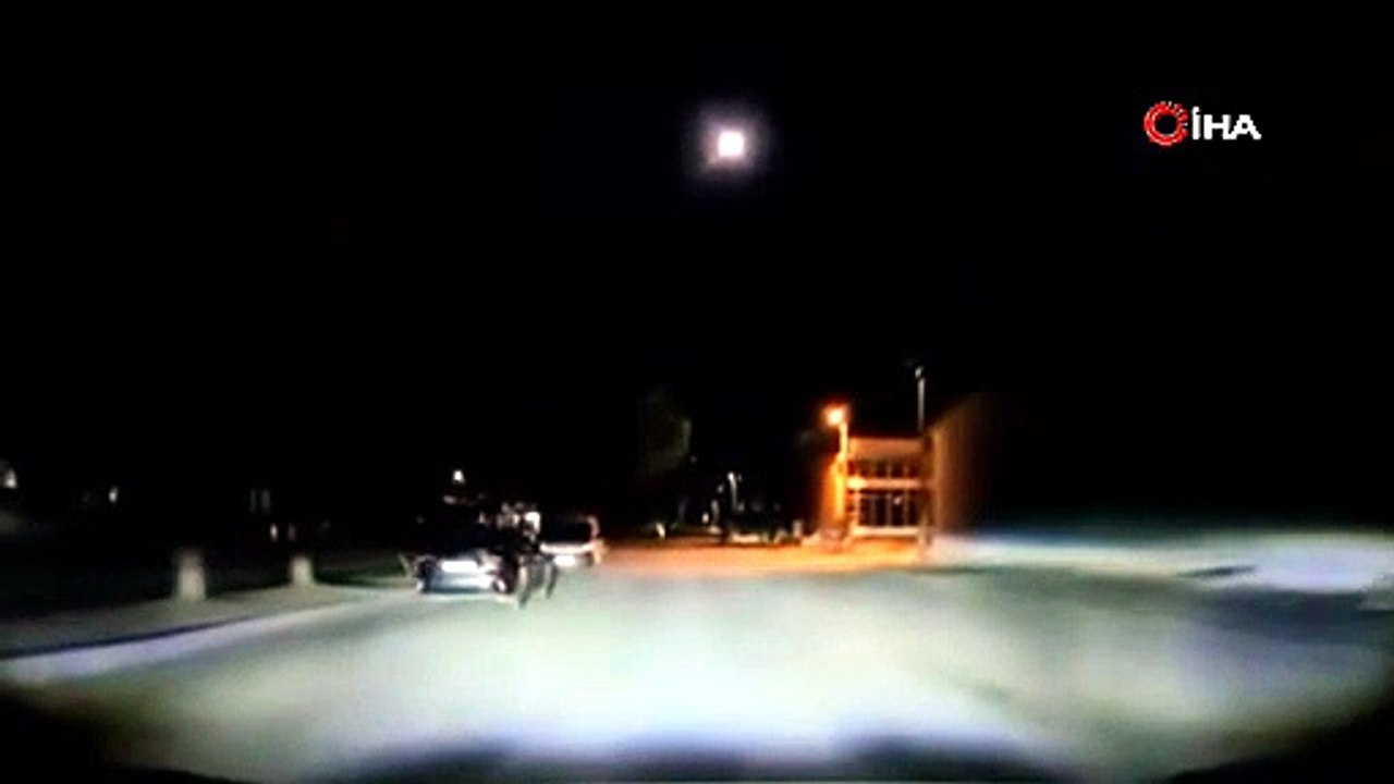 Ara yoldan bir anda çıktı! Faciadan saniyelerle kurtuldular