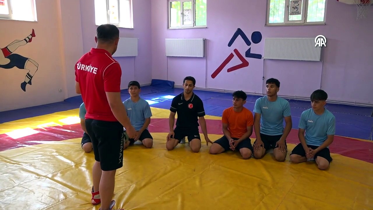 Siirtli milli güreşçi Barış Erbek gözünü Avrupa ve dünya şampiyonluğuna dikti