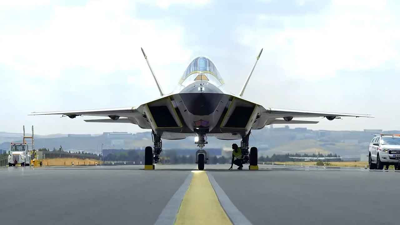 Video: P1-Prototyp des türkischen Kampfjets KAAN beginnt mit Bodentests
