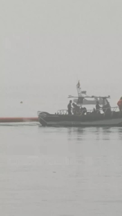 Instaladas las barreras de contención en el mar entre Ceuta y Marruecos