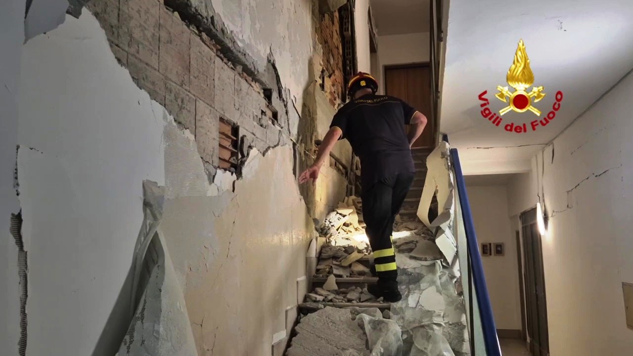 Terremoto ai Campi Flegrei: 250 sfollati e 21 feriti, residenti chiedono certezze sul futuro (01.08.26)