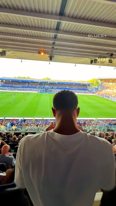 Jude Bellingham regressa ao Birmingham