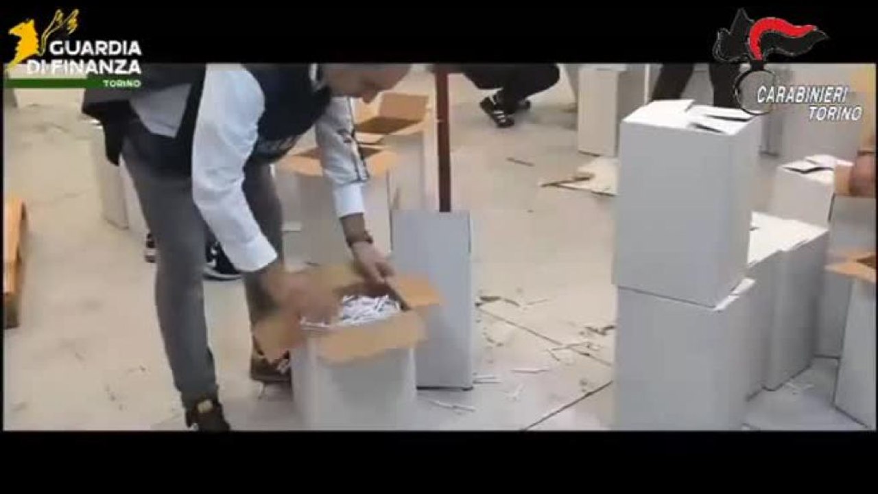 Torino, smantellata rete di fabbriche clandestine di sigarette