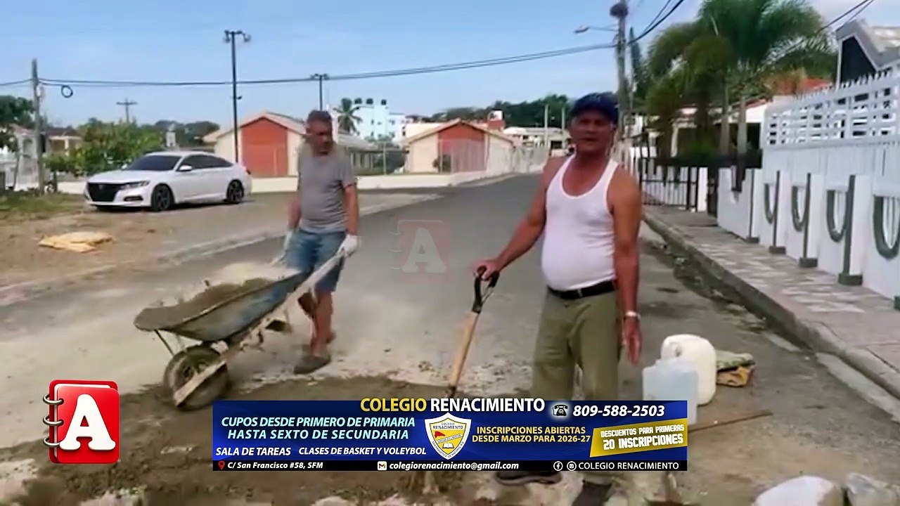 Comunitarios de la urbanización Álvarez en SFM asumen bacheo ante el olvido de las autoridades
