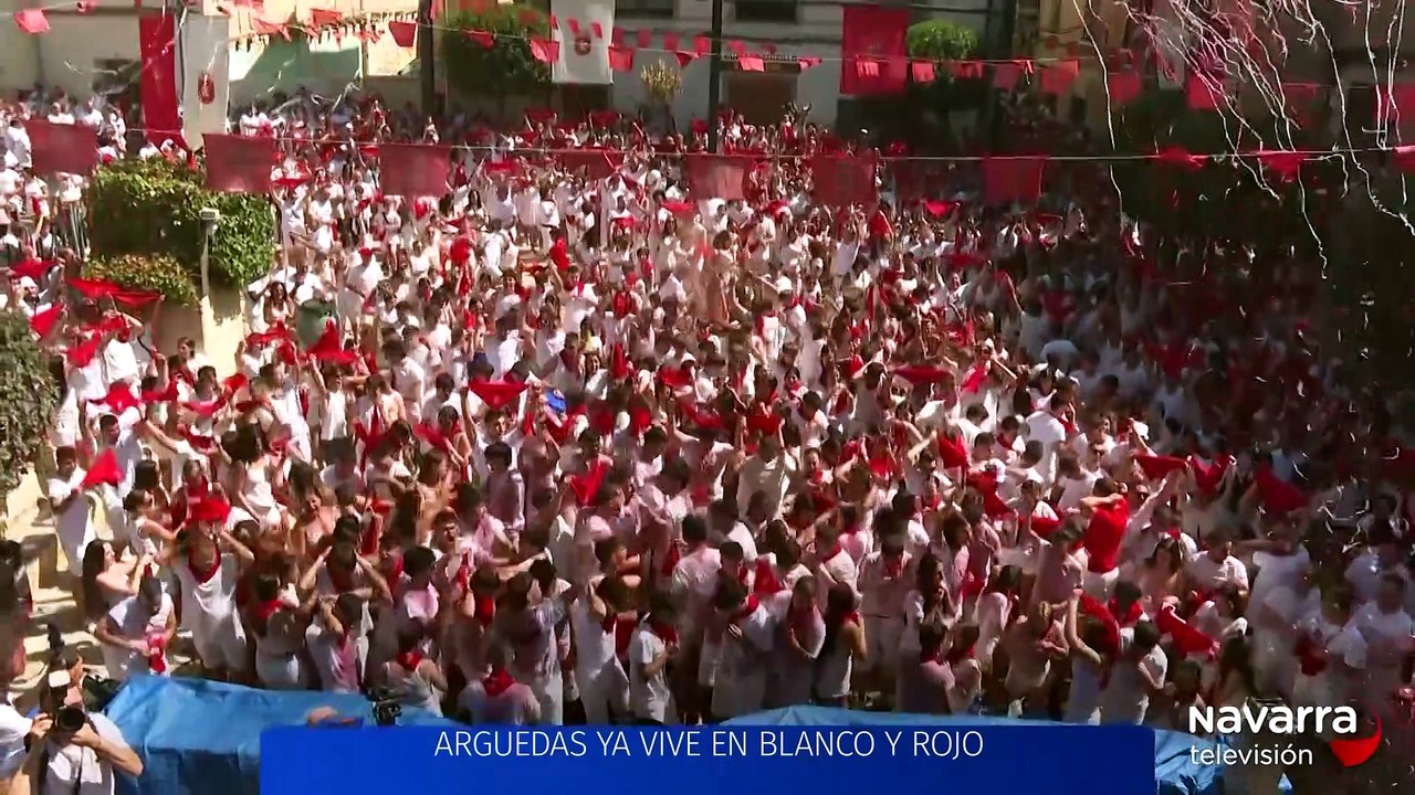 El blanco y rojo toma Arguedas en honor a San Esteban