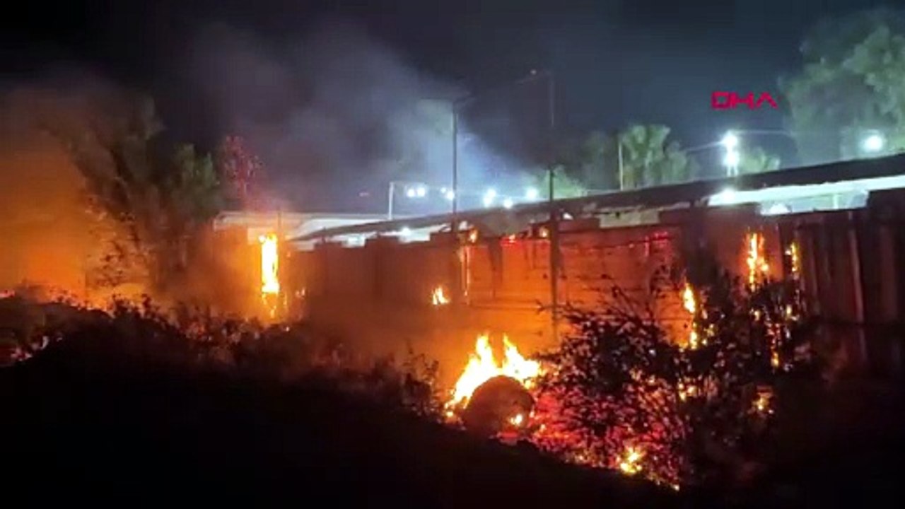 Yangını fark etmeden düğüne devam ettiler; o anlar kamerada