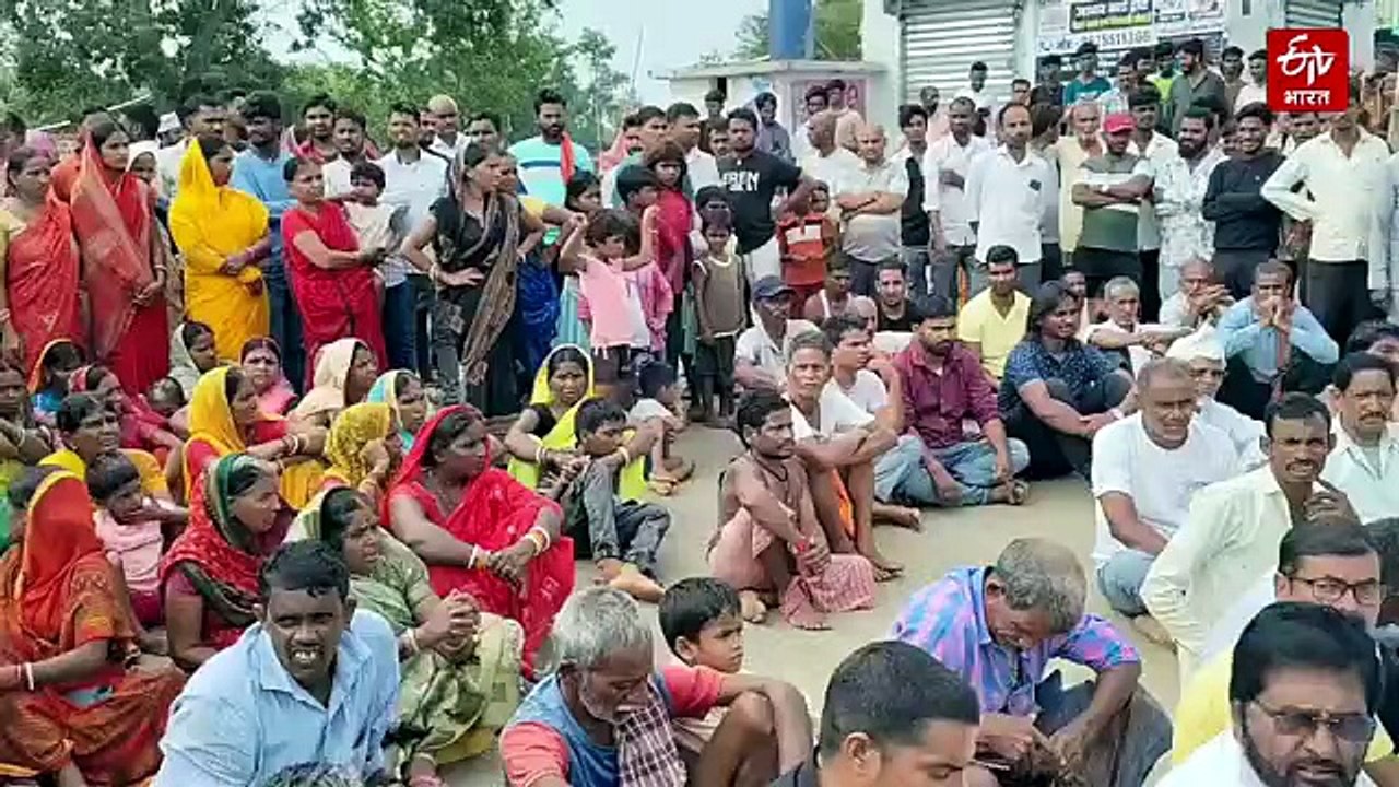 जमीन विवाद, आग और मौत पर गुस्से में लोग, दोषियों के साथ ओपी क्षेत्र प्रभारी पर कार्रवाई की रखी मांग