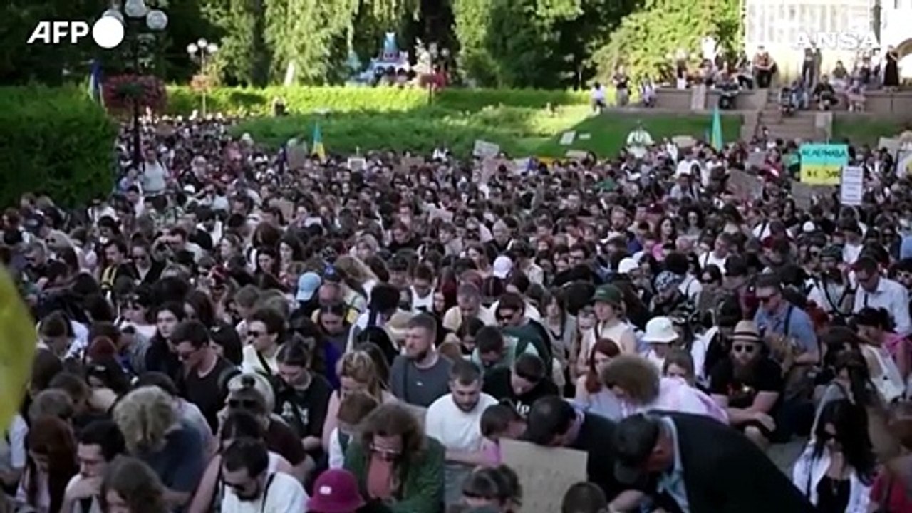 Ucraina, migliaia in piazza per chiedere il reintegro di Fedorov