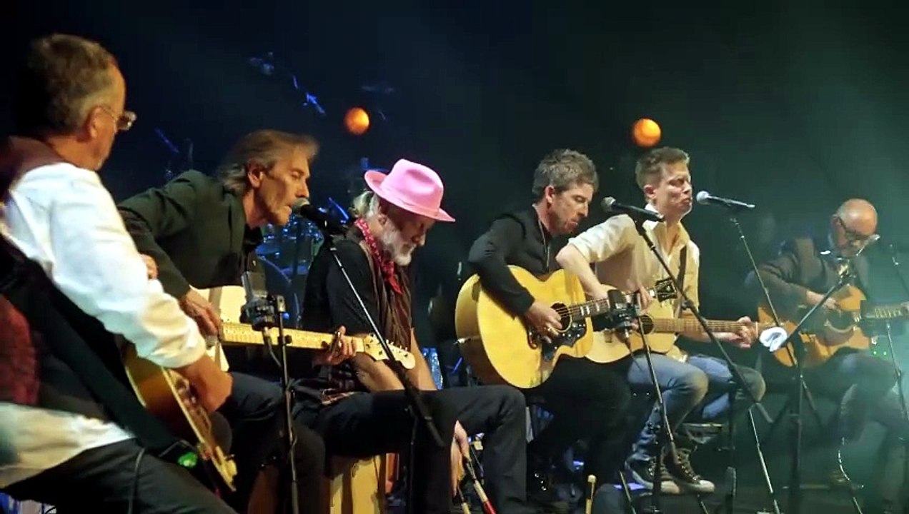 No Place to Go (Howlin’ Wolf cover) with Noel Gallagher - Mick Fleetwood & Friends (acoustic)