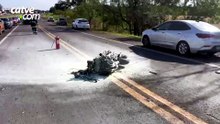 Moto parte ao meio e pega fogo após acidente na BR-277 em Santa Tereza do Oeste