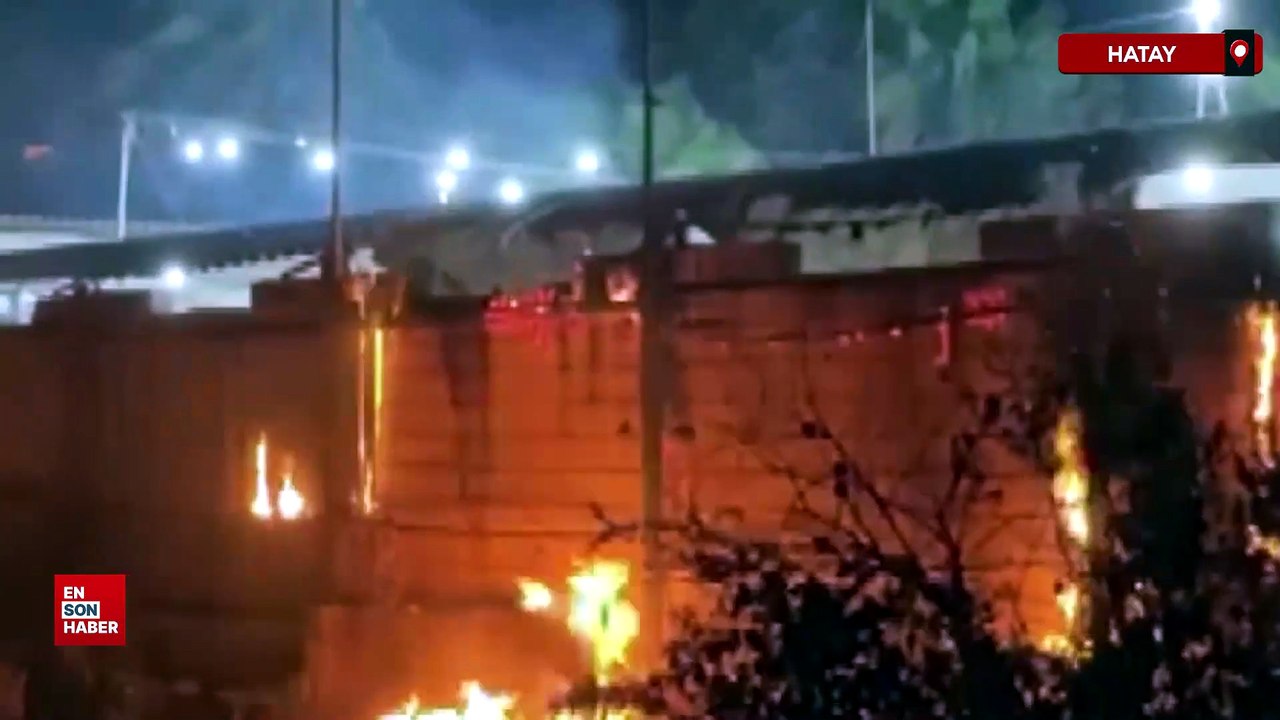 Hatay'da düğünde atılan havai fişek yangın çıkardı