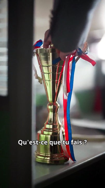 (Doublage) DERRIÈRE SON MASQUE D’ÉTUDIANTE 2026 film complet