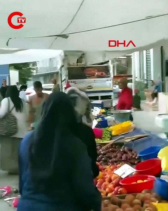 Beyoğlu’nda pazarda 'Ürünlere zarar verdin' kavgası Kadın başından yaralandı esnaf tutuklandı