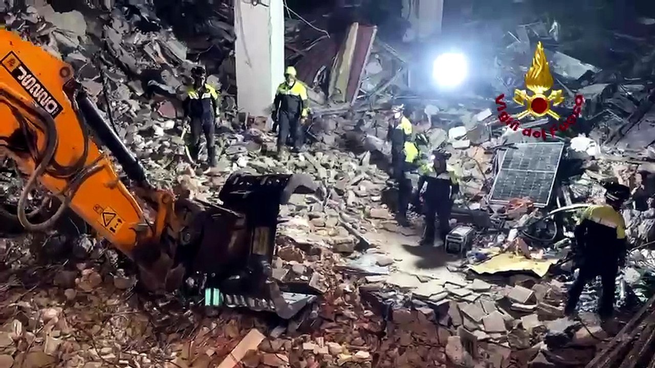 Messina, anche le unità cinofile al lavoro tra le macerie