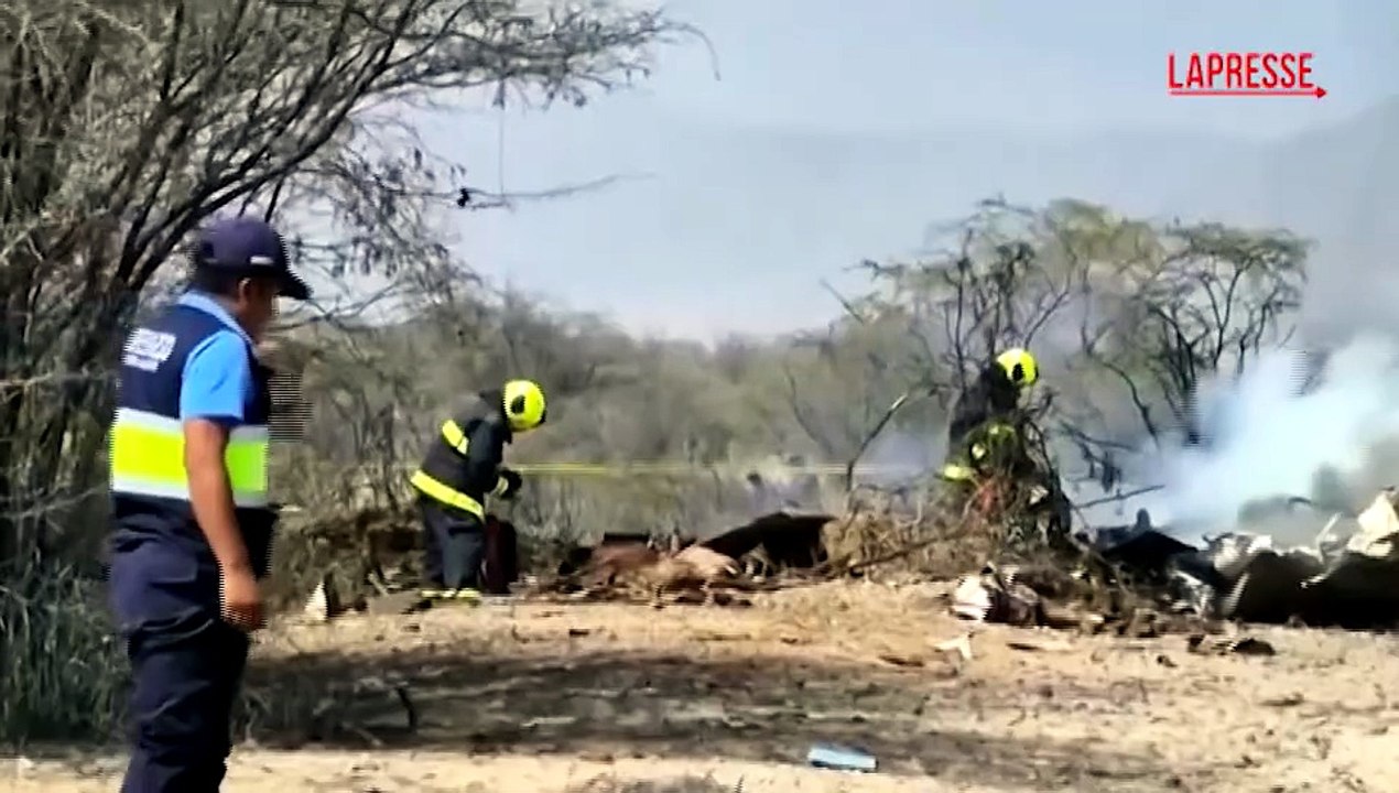 Per?, precipita un aereo turistico: 13 morti, 7 sono italiani