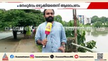 വെള്ളക്കെട്ടിറങ്ങിയ മീനച്ചിലാറ്റിൽ ഒഴുകിനടക്കുകയാണ് ടൺ കണക്കിന് മാലിന്യ കൂന; ആശങ്കയിൽ നാട്ടുകാര്‍