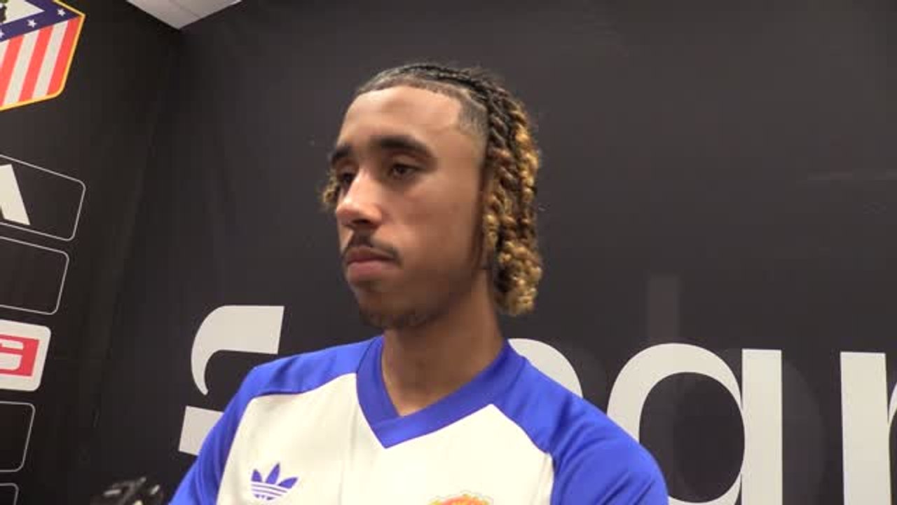 Man. United - Yoro : ''Les gens oublient que je n’ai que 20 ans''